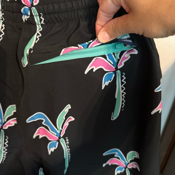 Men’s Chubbies Black Swim Shorts with Tropical Print Size Large “Havana Nights” - Picture 4 of 9